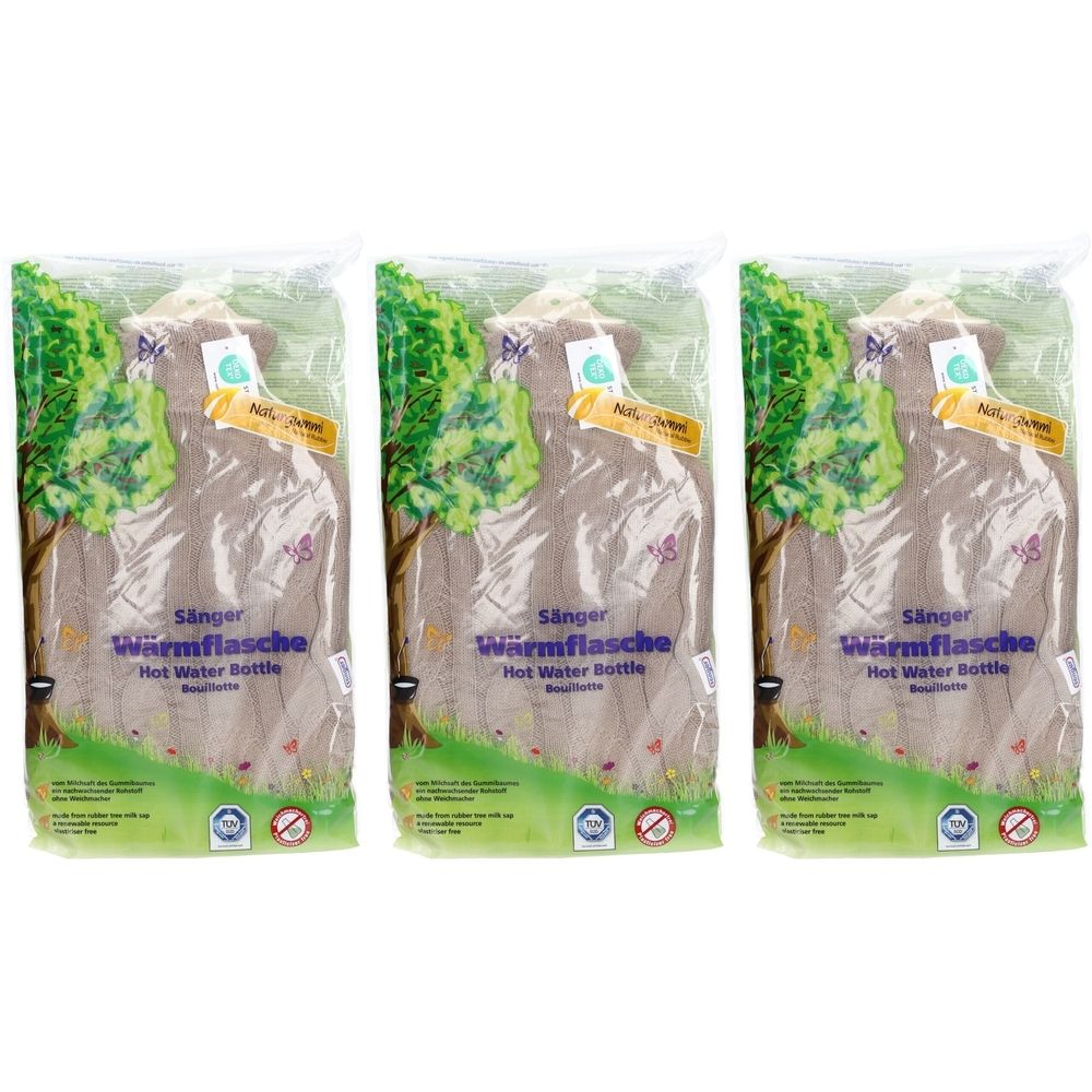 Drei Wärmflaschen in Plastikverpackung. Aufdruck: Sänger Wärmflasche, Hot Water Bottle. Natur-Jute-Logo. Siegel.