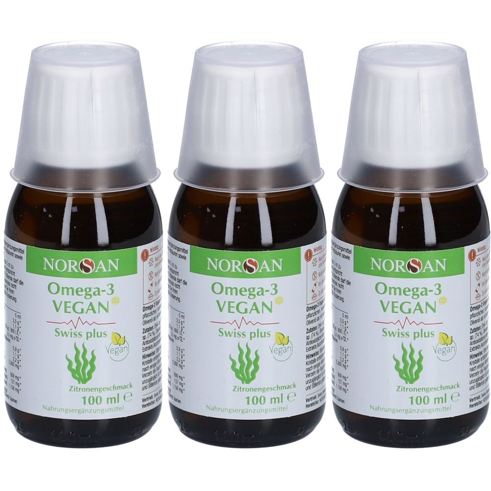 Trois flacons de NORSAN Omega-3 Vegan Algenöl avec bouchons. Inscription : Swiss plus, goût citron, 100 ml.