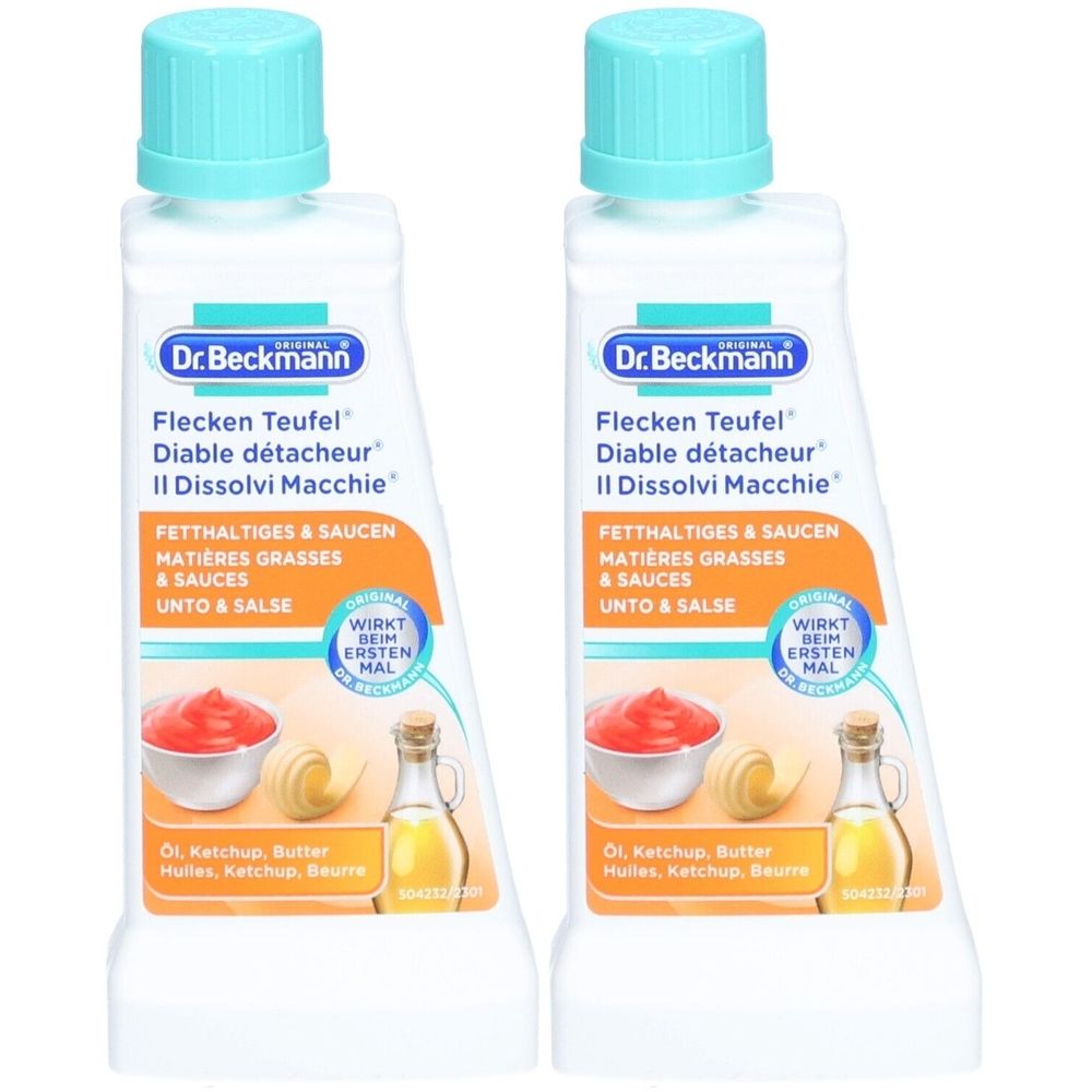 Zwei Flaschen Dr. Beckmann Flecken Teufel. Weiße Flaschen mit türkisfarbenen Deckeln. Etikett mit Produktnamen und Illustrationen von Öl, Ketchup und Butter.
