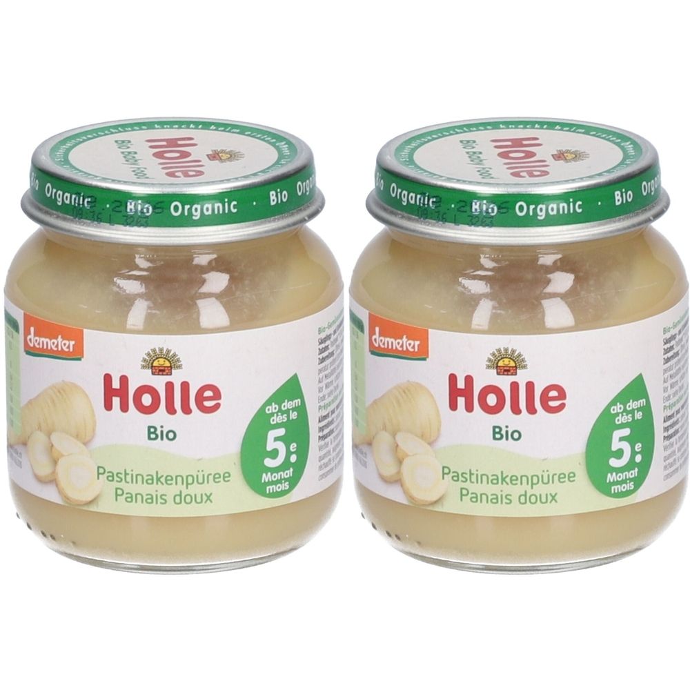 Zwei Gläser Holle Bio Pastinakenpüree. Glas mit Schraubverschluss, Etikett mit Produktname und Altersempfehlung.