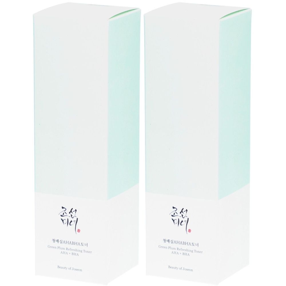 Zwei rechteckige Produktverpackungen. Weiß mit hellgrünen Akzenten. Aufschrift in koreanischer Schrift und englischer Sprache.