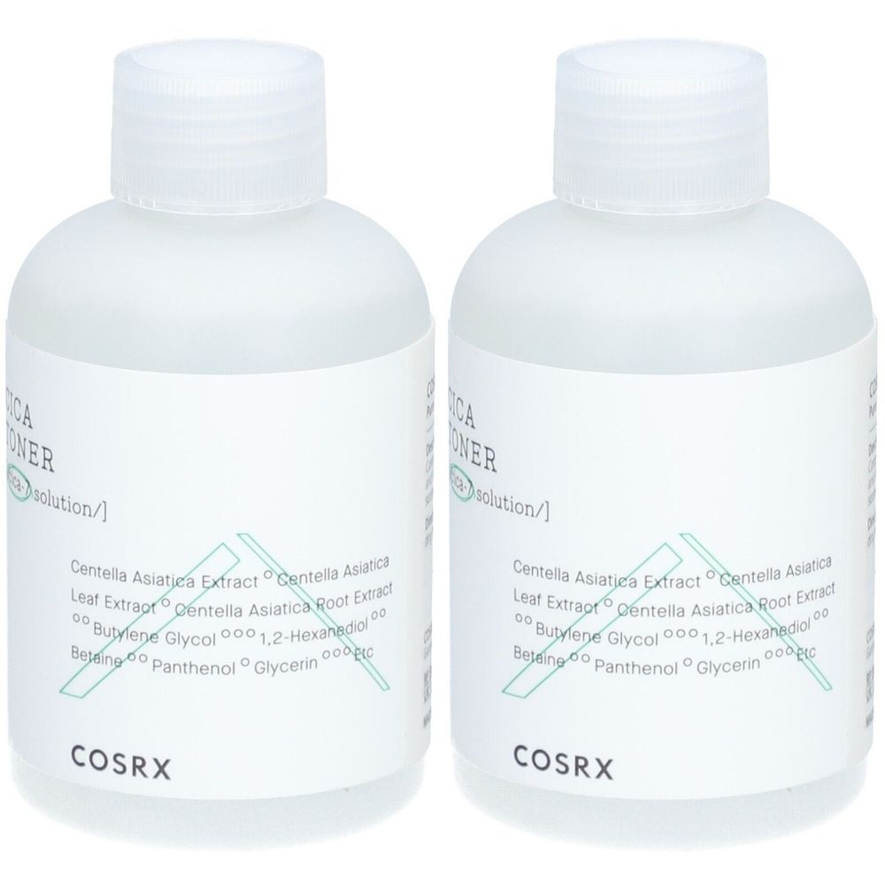 Zwei transparente Flaschen mit weißem Deckel und Etikett. Auf dem Etikett steht "Cica Toner" und "COSRX".