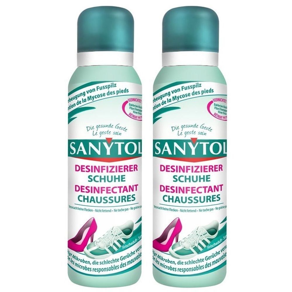 Zwei Sprühflaschen mit türkisfarbenen Kappen. Aufschrift: SANYTOL DESINFIZIERER SCHUHE. Abbildung von Schuhen.