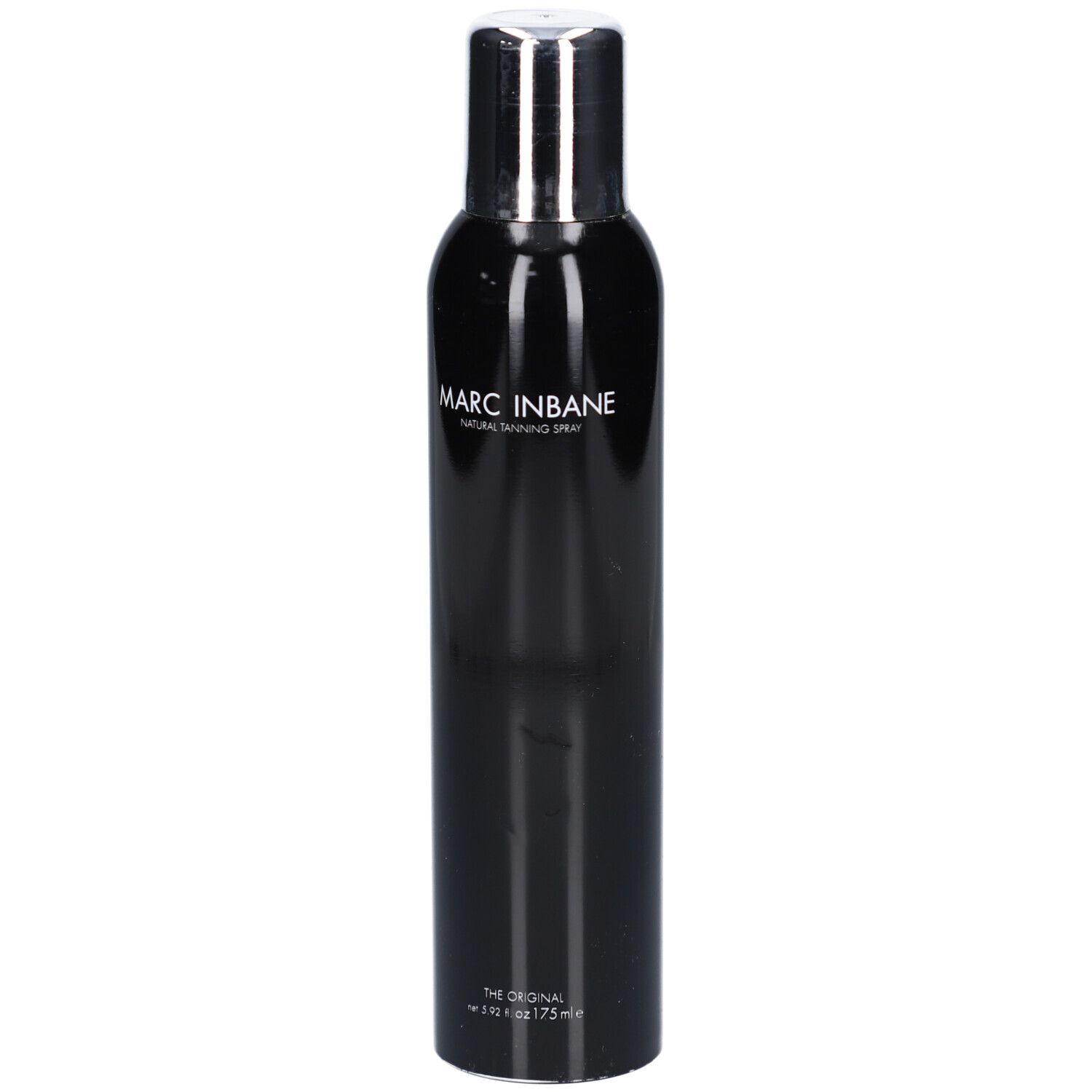 Schwarze Sprühflasche mit silbernem Deckel. Aufschrift: MARC INBANE NATURAL TANNING SPRAY. Untertitel: THE ORIGINAL.