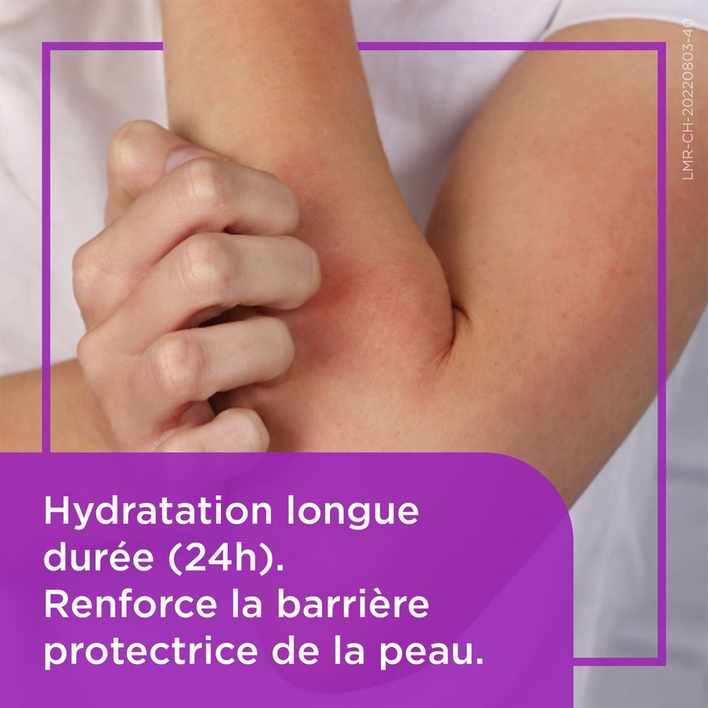 Bras avec peau rougie. Infographie violette. Texte: Hydratation longue durée (24h). Renforce la barrière protectrice de la peau.