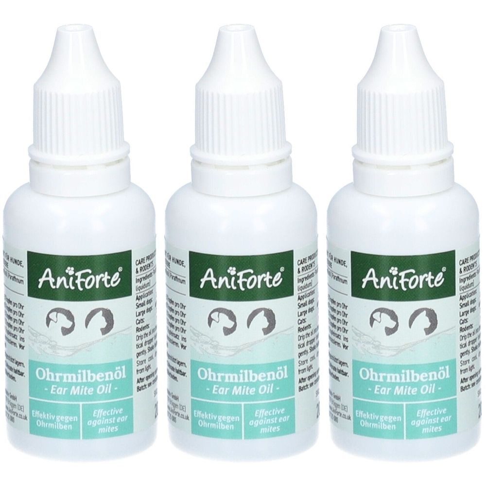 Drei weiße Flaschen mit grünem Etikett. Aufschrift: AniForte Ohrmilbenöl. Wirksam gegen Ohrmilben.