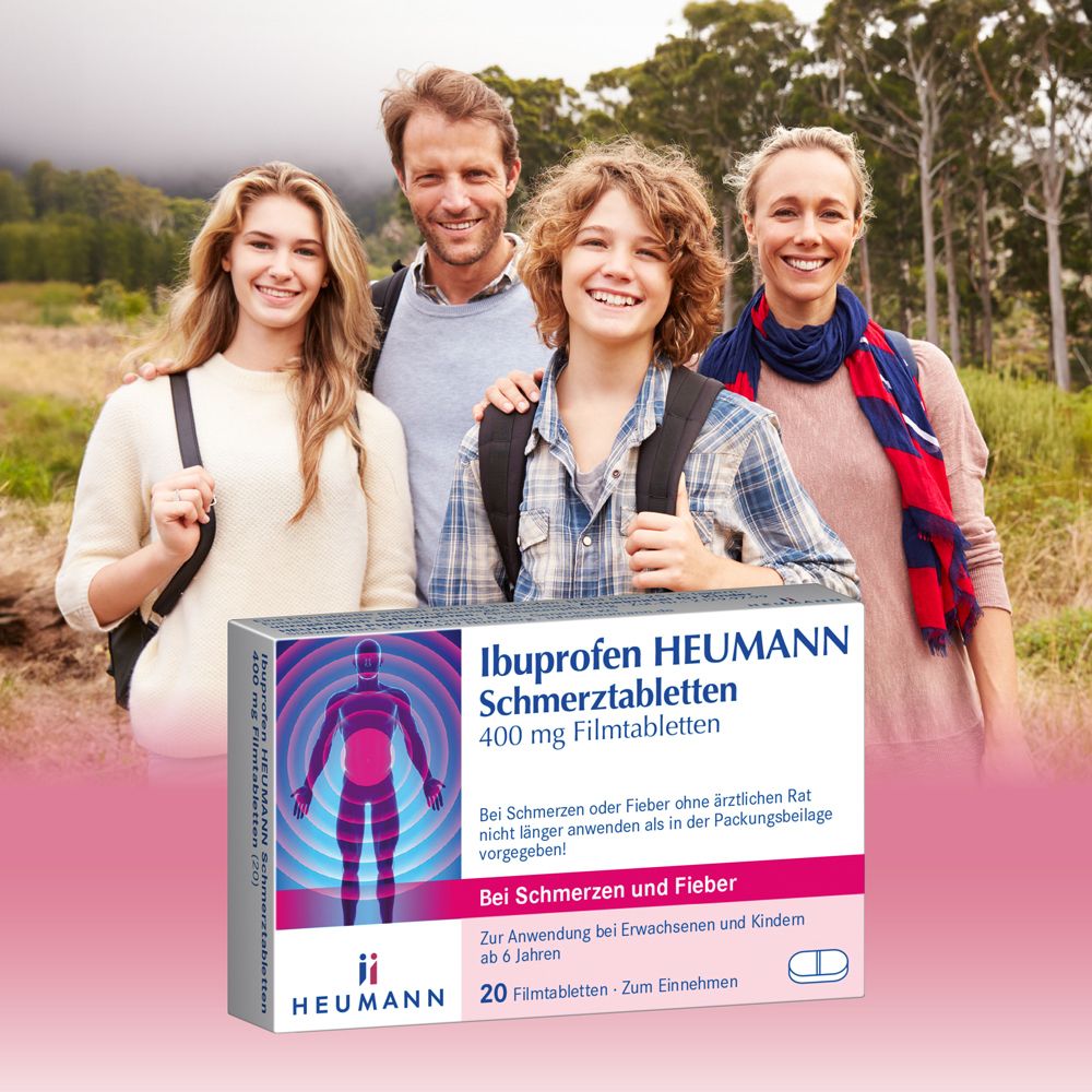 Familie im Freien mit Ibuprofen HEUMANN Schmerztabletten 400 mg Packung. Produktabbildung.