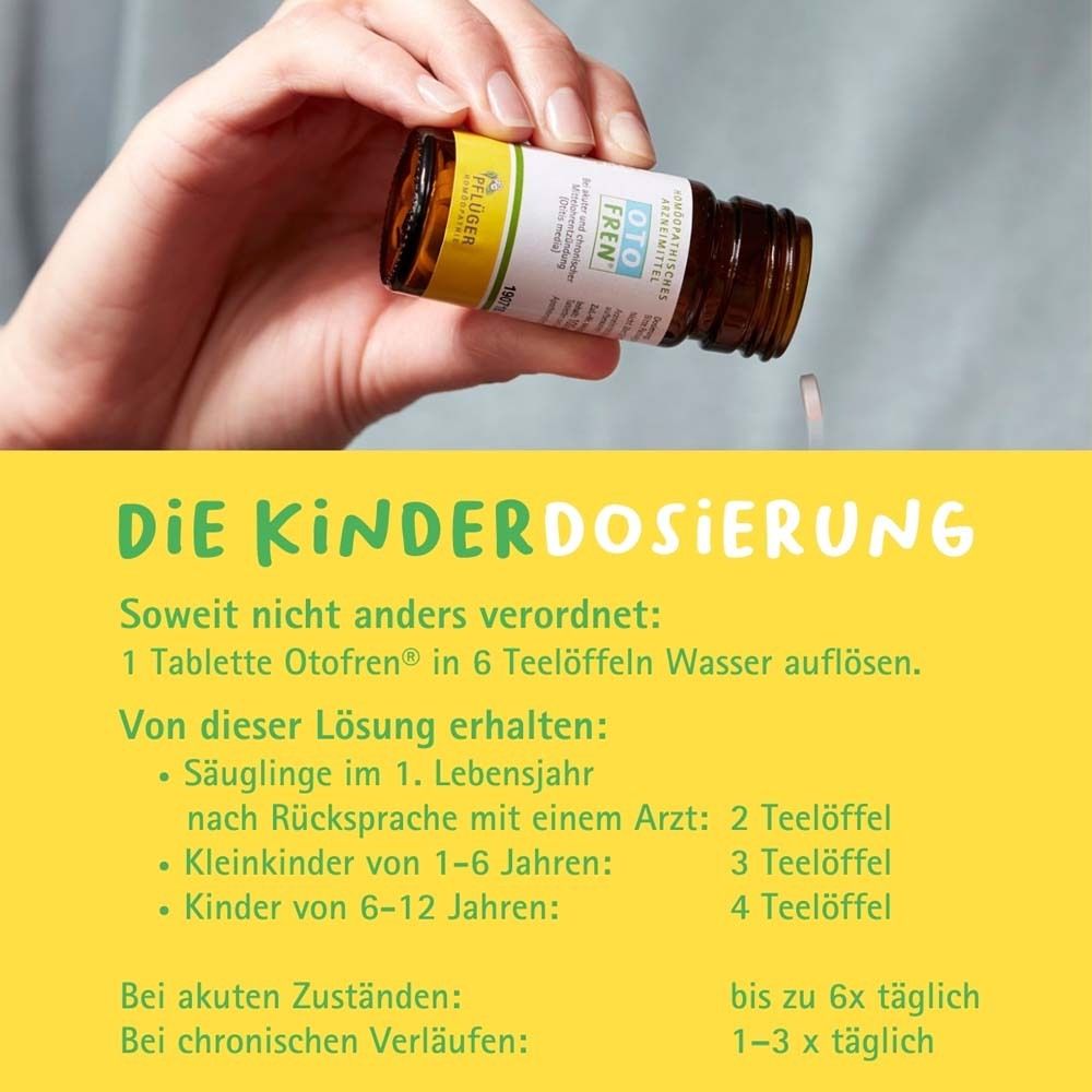 Hand mit Flasche. Text: Die Kinderdosierung. 1 Tablette Otofren® in 6 Teelöffeln Wasser auflösen.