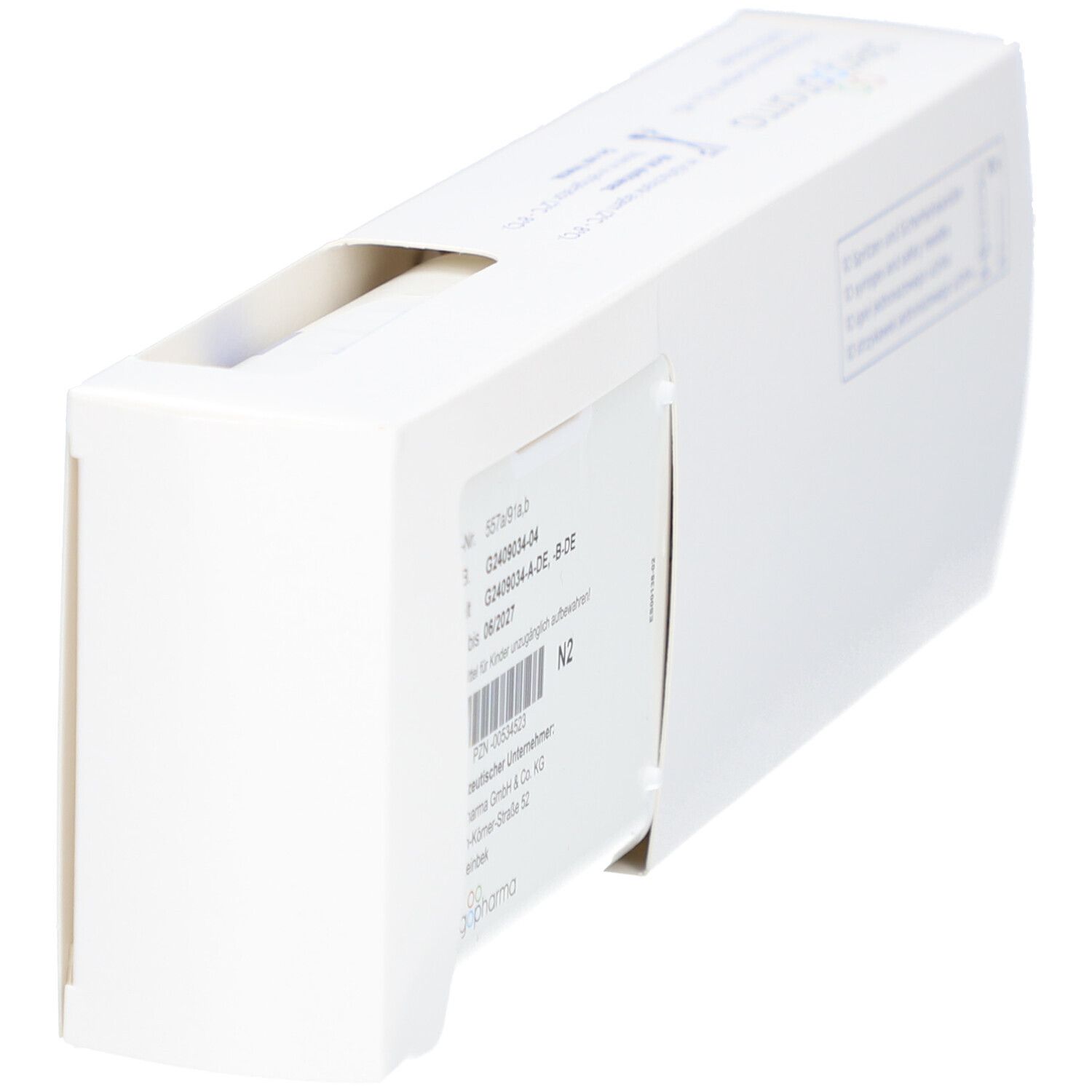 Weiße Verpackung, teilweise geöffnet. Text und Barcode sichtbar. Enthält Informationen und Chargennummer.