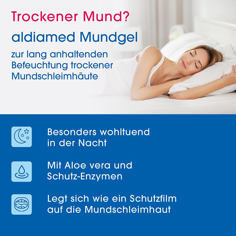 Frau im Bett mit aldiamed Mundgel, für intensive Befeuchtung.
