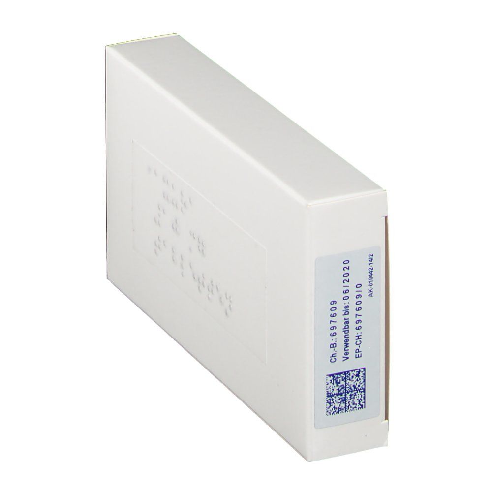 Schachtel mit erhabener Schrift und Aufkleber. Aufkleber mit Chargennummer und Verfallsdatum.