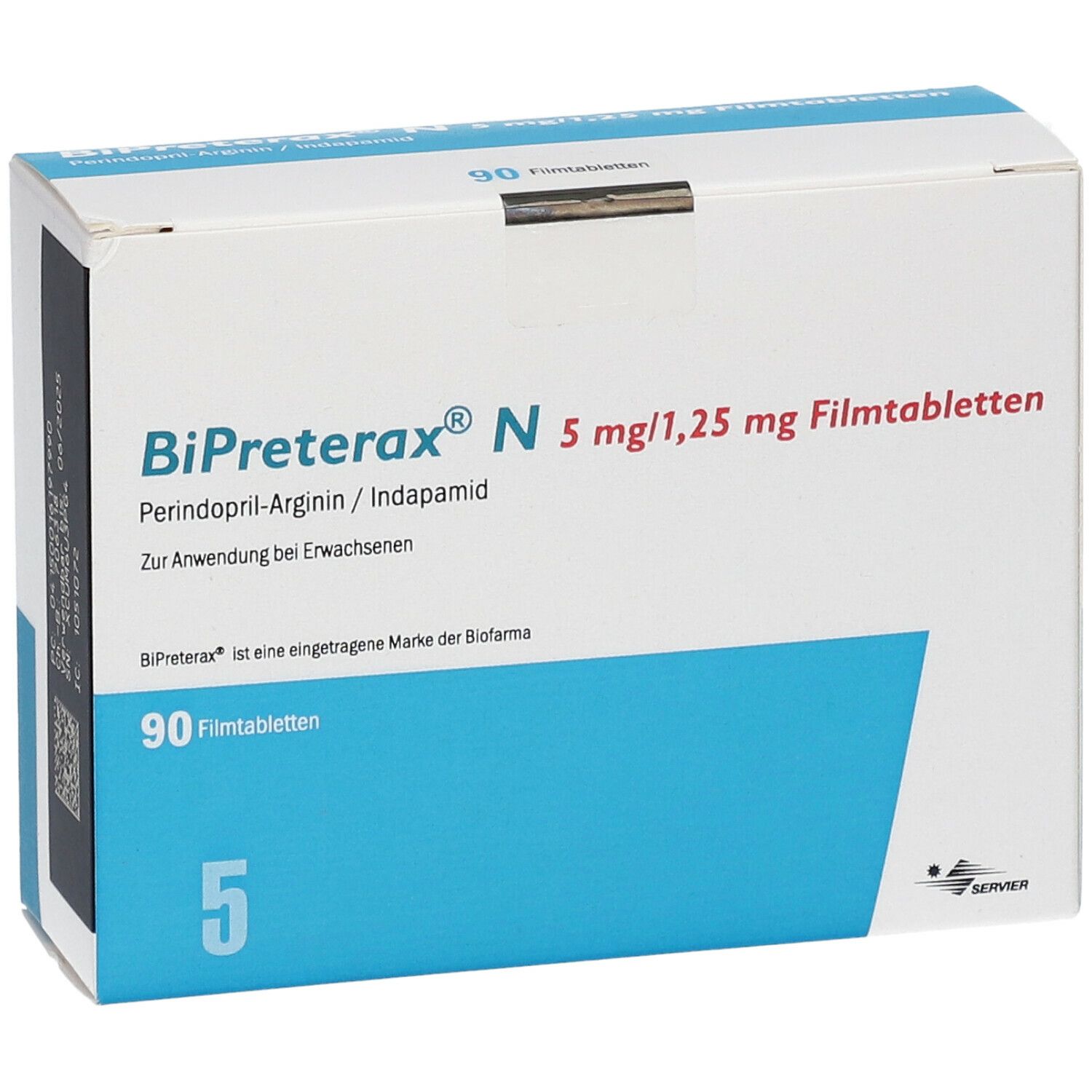 Schachtel mit Medikamenten. Aufschrift: BiPreterax N 5 mg/1,25 mg Filmtabletten. Enthält 90 Filmtabletten. Blaue und weiße Farbgebung.