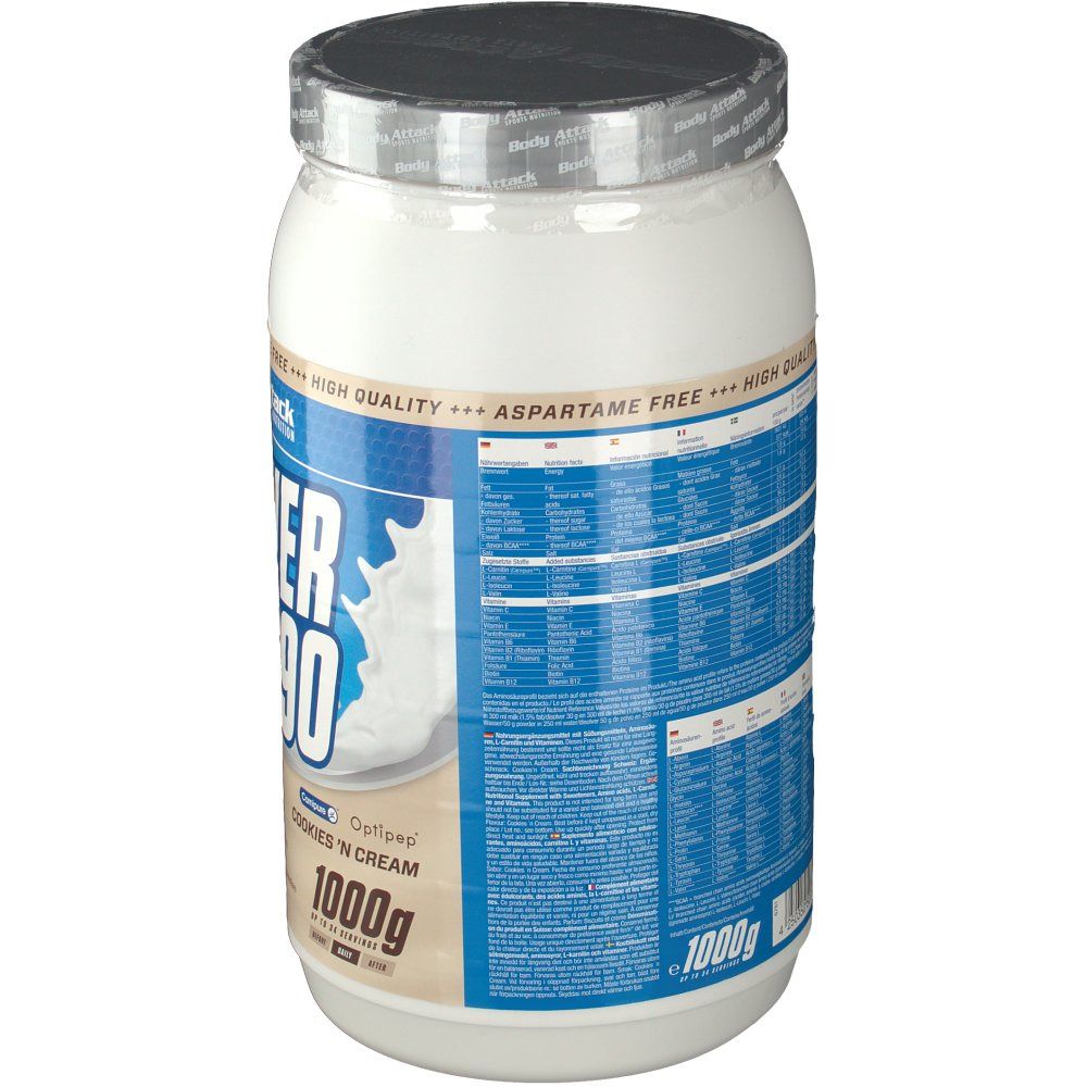 Weißer Proteinpulver-Behälter mit blauem Etikett. Aufschrift: Body Attack Power Protein 90 Cookies 'n Cream. 1000g. Rückseite mit Nährwertangaben.