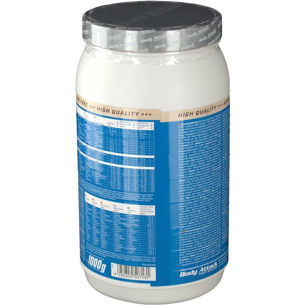 Rückansicht eines weißen Proteinpulver-Behälters mit blauem Etikett. Aufschrift: Body Attack Power Protein 90. Nährwertangaben.