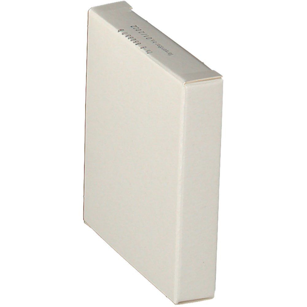 Weiße, geschlossene Schachtel, schräg gestellt. Oberseite mit Aufdruck. Eckige Form.