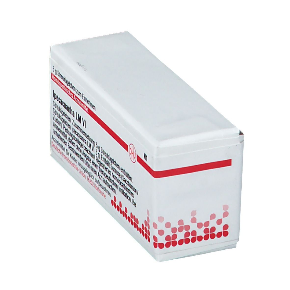 Schachtel, weiß mit roter Schrift und DHU-Logo. Beschriftung: Ipecacuanha LM VI, 5 g Streukügelchen. Perspektivische Ansicht.