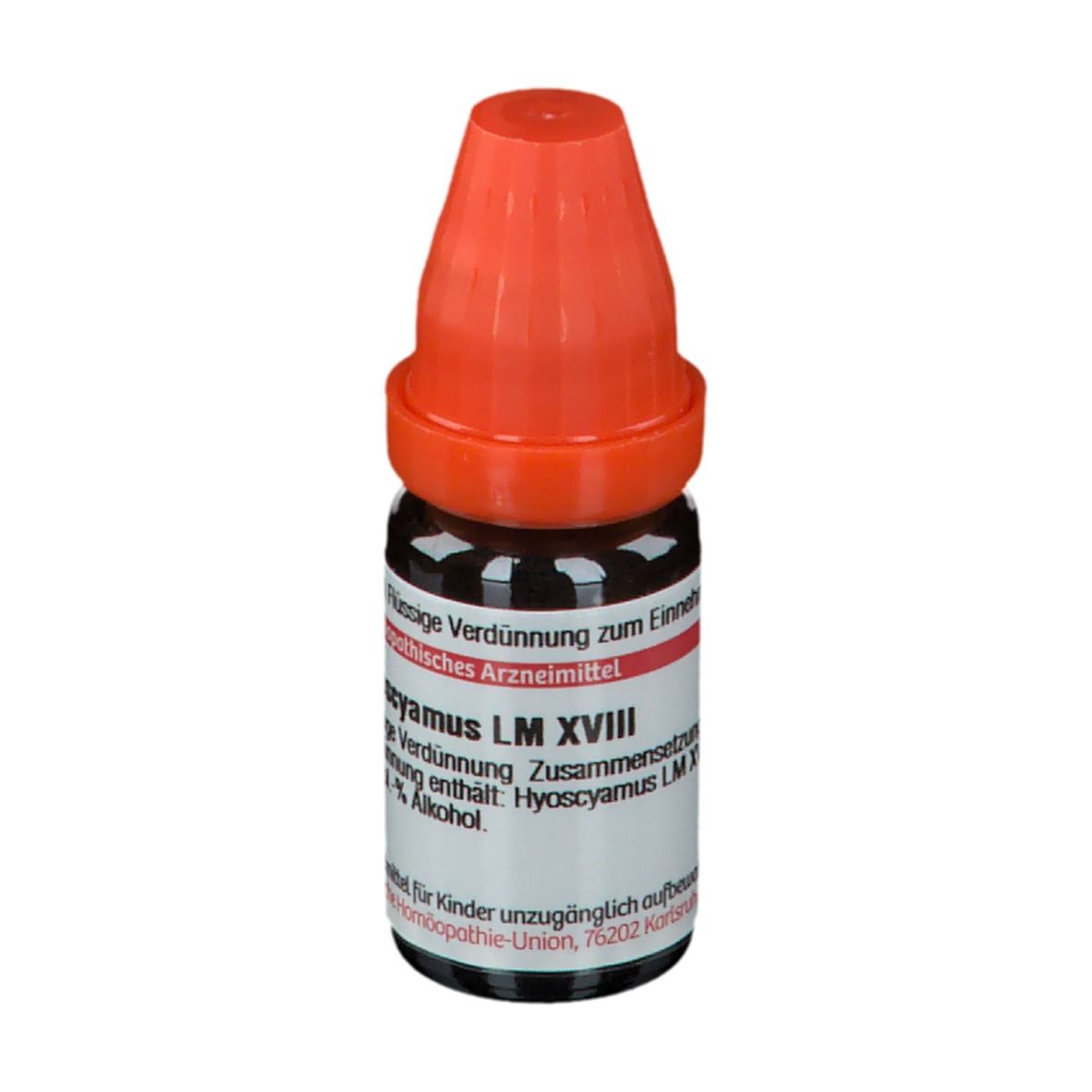 Braune Glasflasche mit orangefarbenem Verschluss. Beschriftung: Hyoscyamus LM XVIII, 1 ml Flüssige Verdünnung. Apothekenpflichtig.