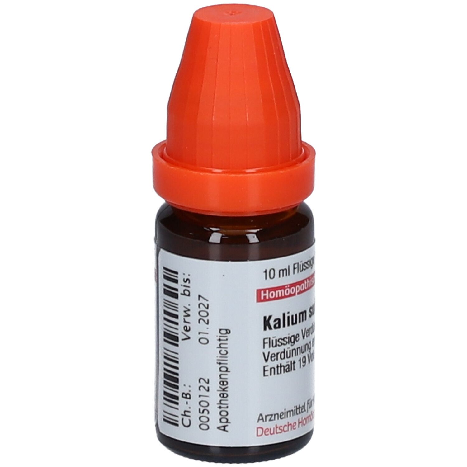 Braune Glasflasche mit orangefarbenem Verschluss. Barcode und Verfallsdatum 01.2027. Beschriftung: Kalium sulfuricum LM VI.