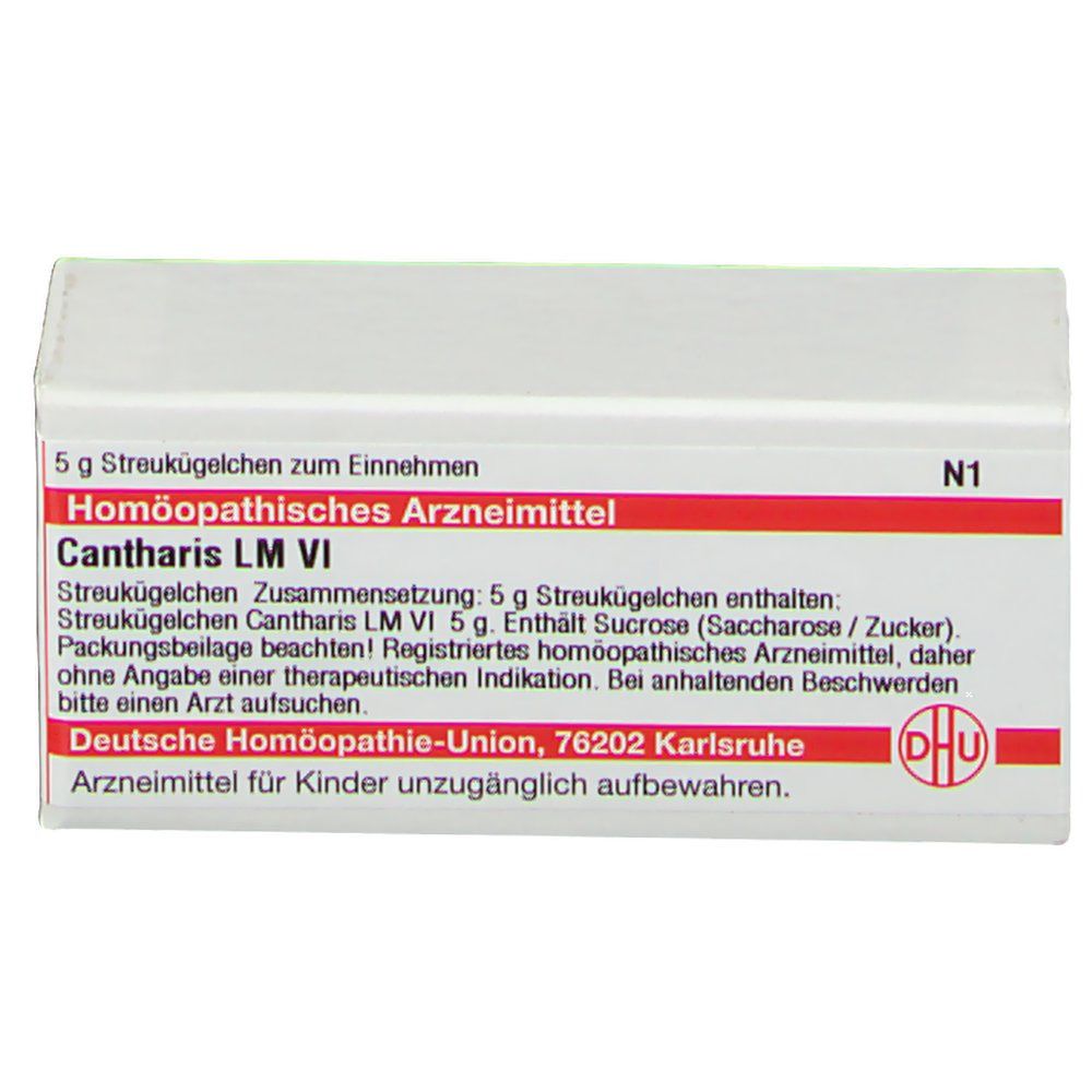 Weiße Schachtel mit roter Schrift. Beschriftung: Cantharis LM VI, Homöopathisches Arzneimittel. DHU Logo.