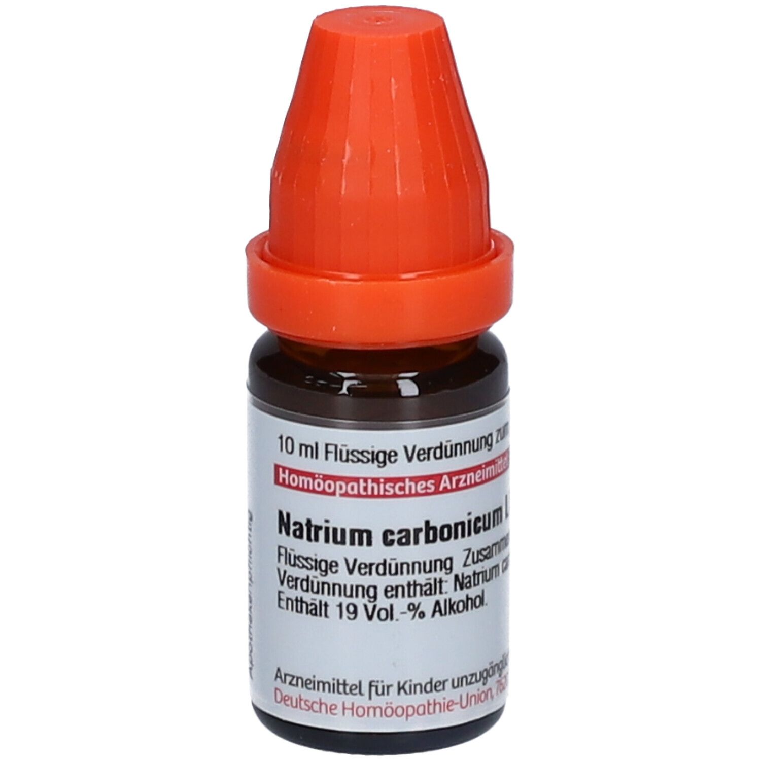Braune Glasflasche mit orangefarbenem Verschluss. Beschriftung: Natrium carbonicum LM XXIV, 10 ml Flüssige Verdünnung.
