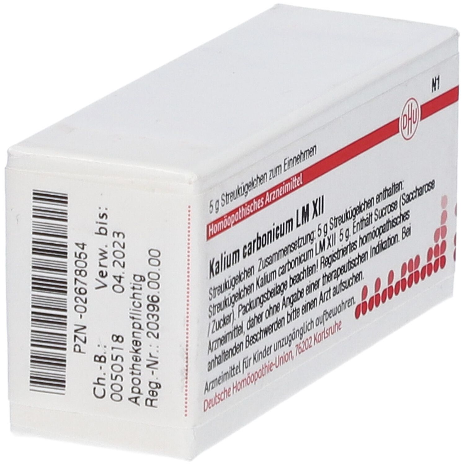 Weiße Schachtel, Seitenansicht. Enthält DHU Kalium carbonicum LM XII. Mit Barcode und Verfallsdatum 04.2023. Apothekenpflichtig.