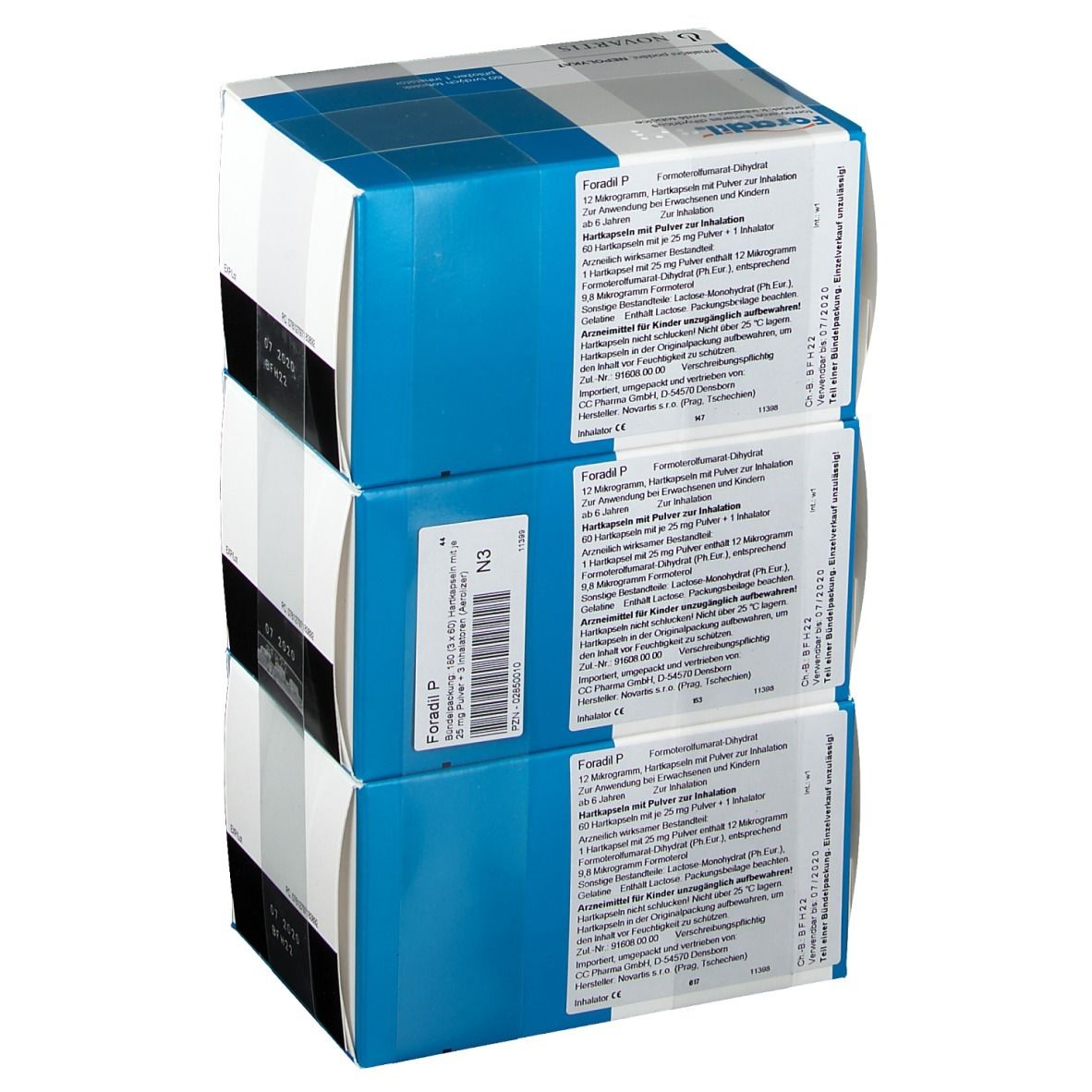 Drei Schachteln Foradil P, blau-weiß. Aufdrucke mit Produktinformationen. Stapel mit N3-Aufkleber.
