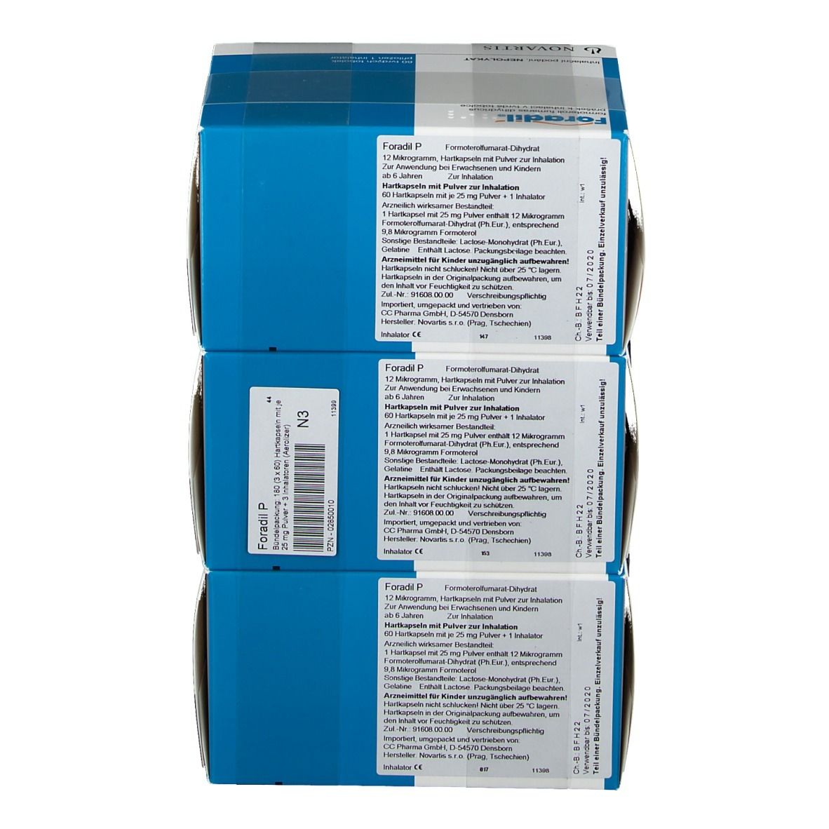Drei Schachteln Foradil P, blau-weiß. Aufdrucke mit Produktinformationen. Stapel mit N3-Aufkleber.