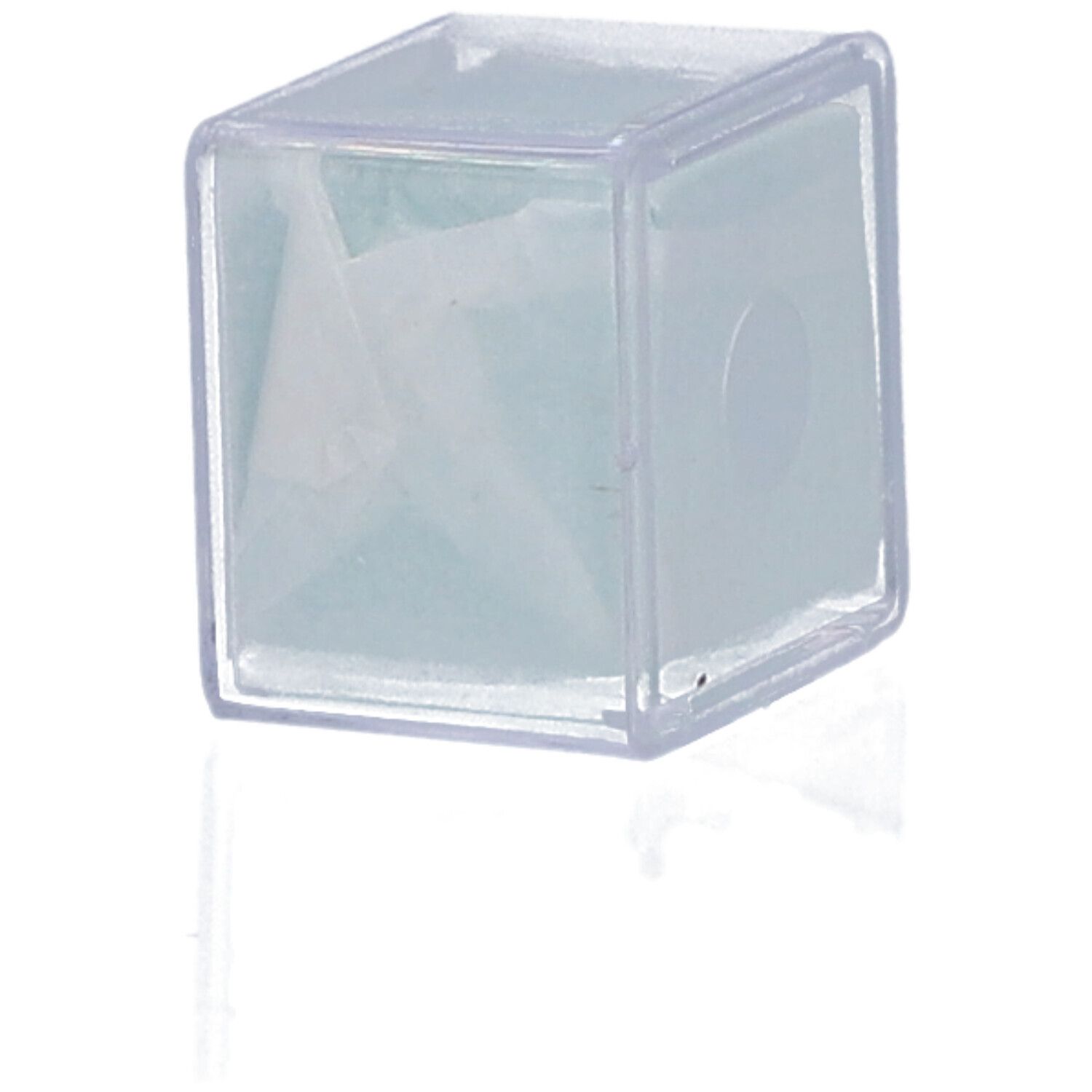 Transparente Kunststoffbox mit Deckgläsern. Die Gläser sind sichtbar. Aufkleber mit Produktinformationen: 18x18 mm, 100 Stück, Dicke 0,13-0,17 mm, Cover Glass.