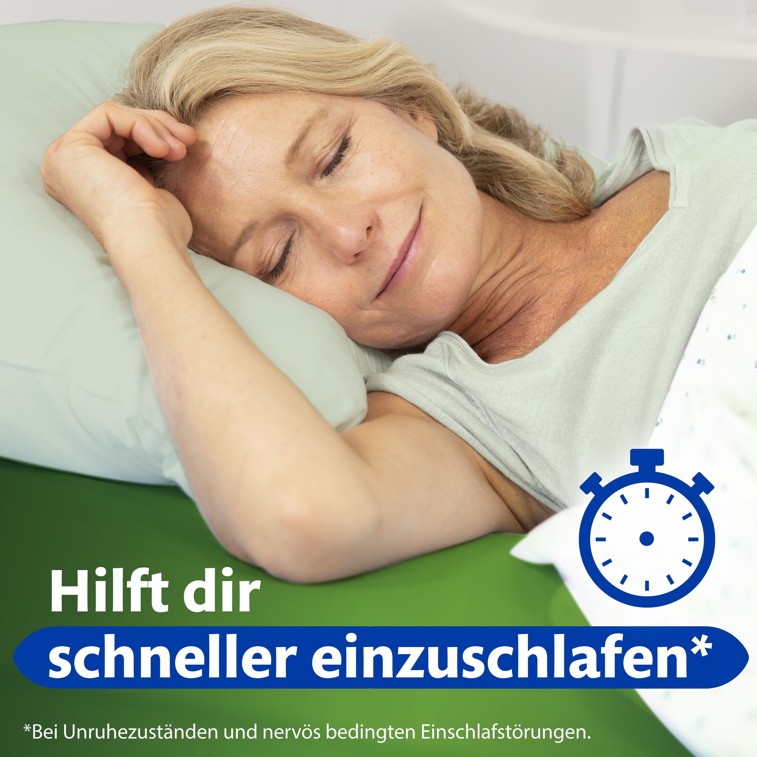 Frau schläft friedlich auf einem Kissen. Text: Hilft dir schneller einzuschlafen.