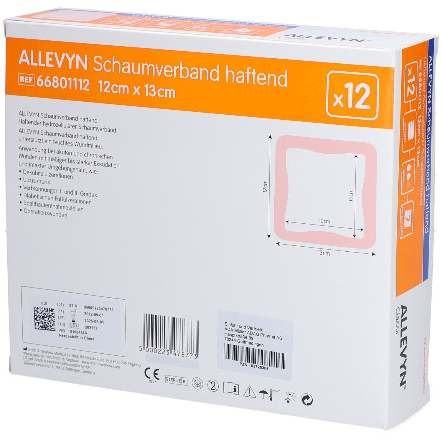 Rückseite der Verpackung mit ALLEVYN Schaumverband. Produktinformationen, Abbildungen, Größenangaben. 12cm x 13cm. Herstellerinformationen.