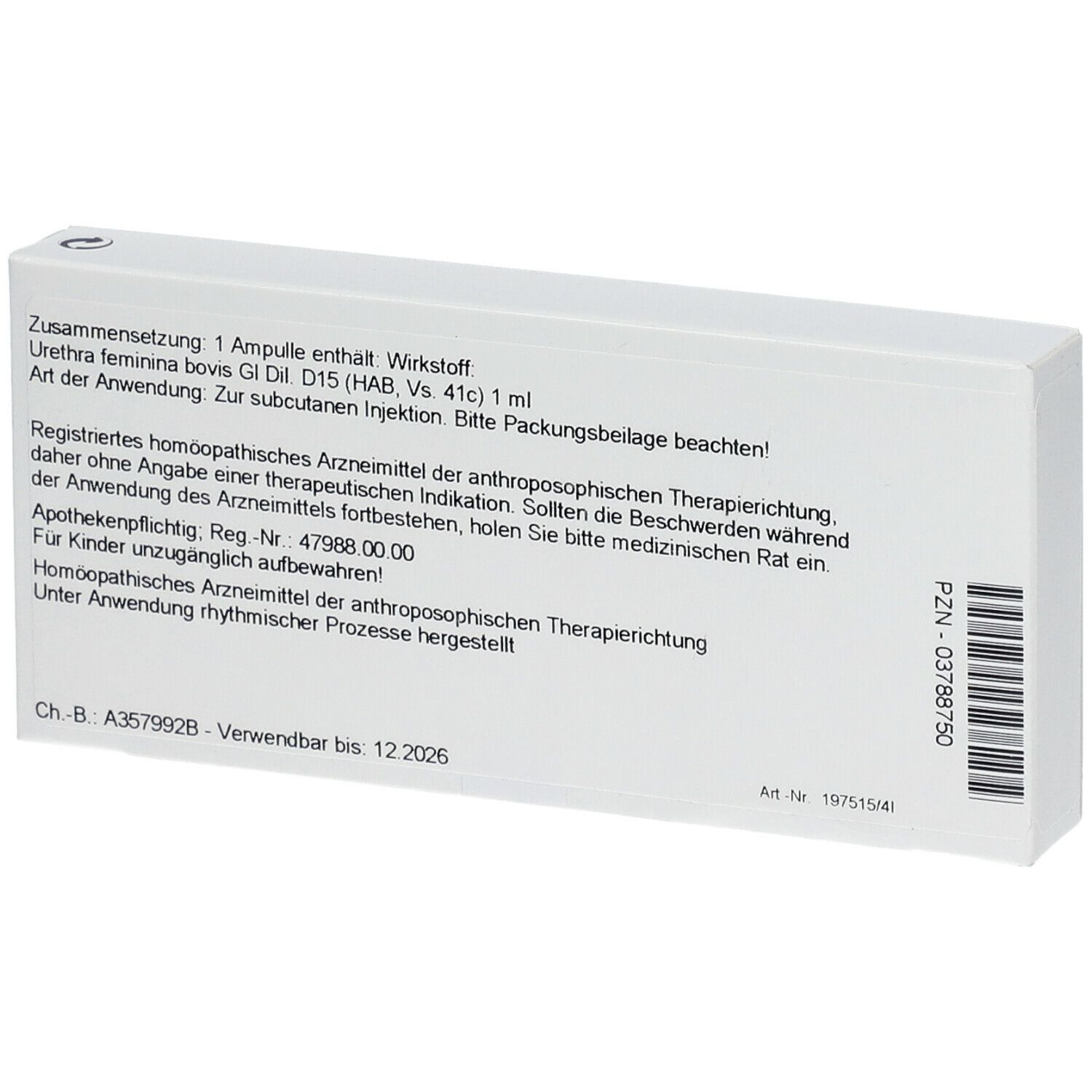 Rückseite der weißen Faltschachtel. Text: Zusammensetzung, Anwendung, Apothekenpflichtig. PZN-Nummer und Chargennummer.