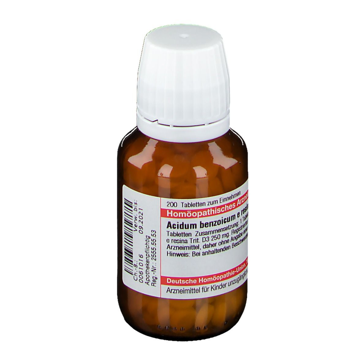 Braune Glasflasche mit weißem Deckel. Etikett mit Produktinformationen. Tabletten sichtbar. DHU Acidum benzoicum e Resina D3.