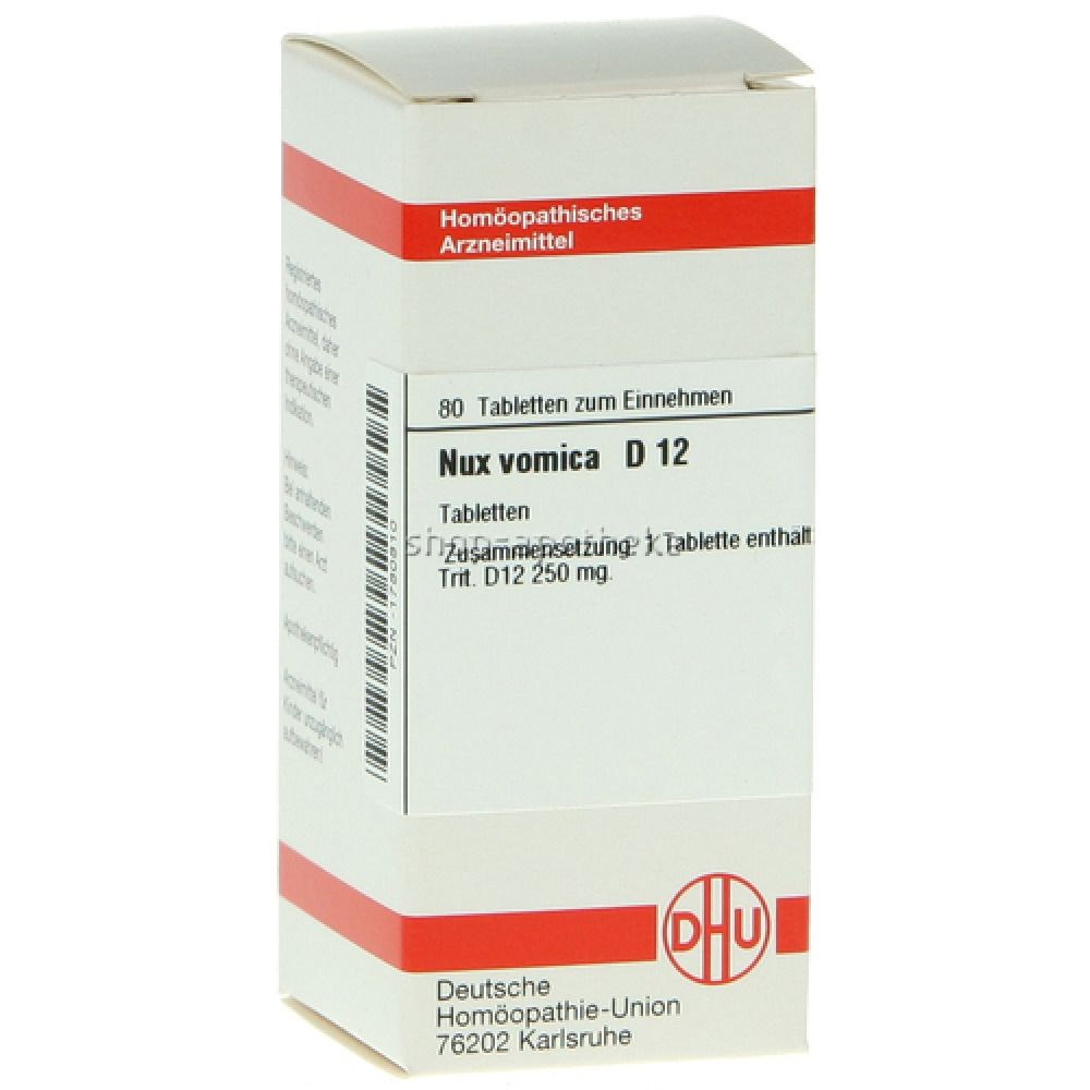 Weiße Tablettenbox mit roter Schrift. Oben steht "Homöopathisches Arzneimittel". Aufschrift: Nux vomica D 12, 80 Tabletten.