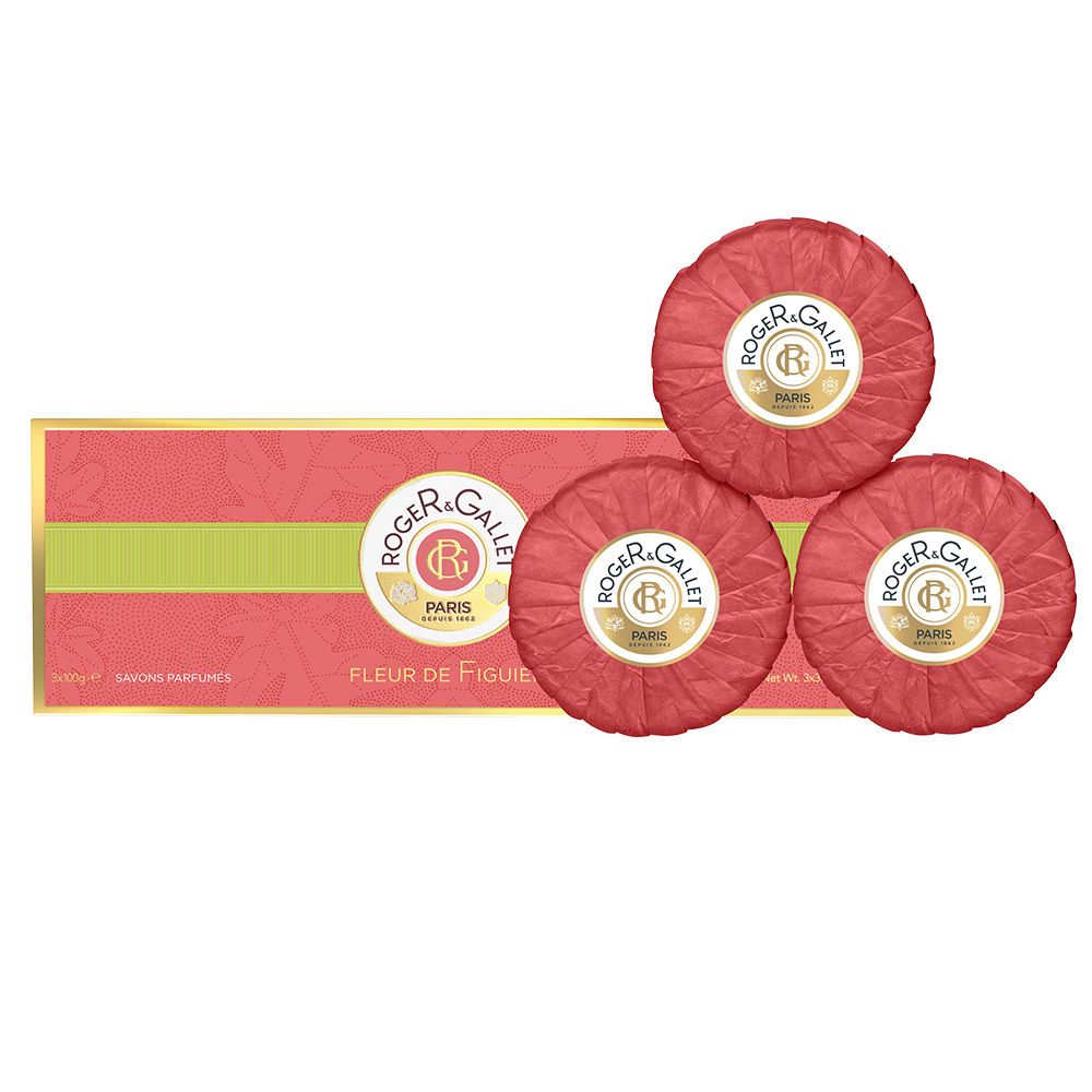 Drei runde, rote Seifen mit Logo und Verpackung. Aufschrift: ROGER & GALLET Fleur de Figuier. Eine Schachtel mit Logo und grüner Banderole.