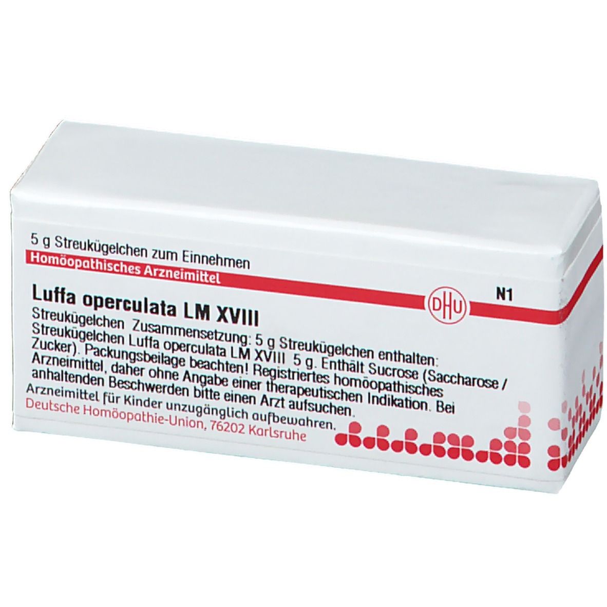 Weiße Faltschachtel mit roter Schrift und Logo. Text: Luffa operculata LM XVIII, 5 g Streukügelchen. Apothekenpflichtig.