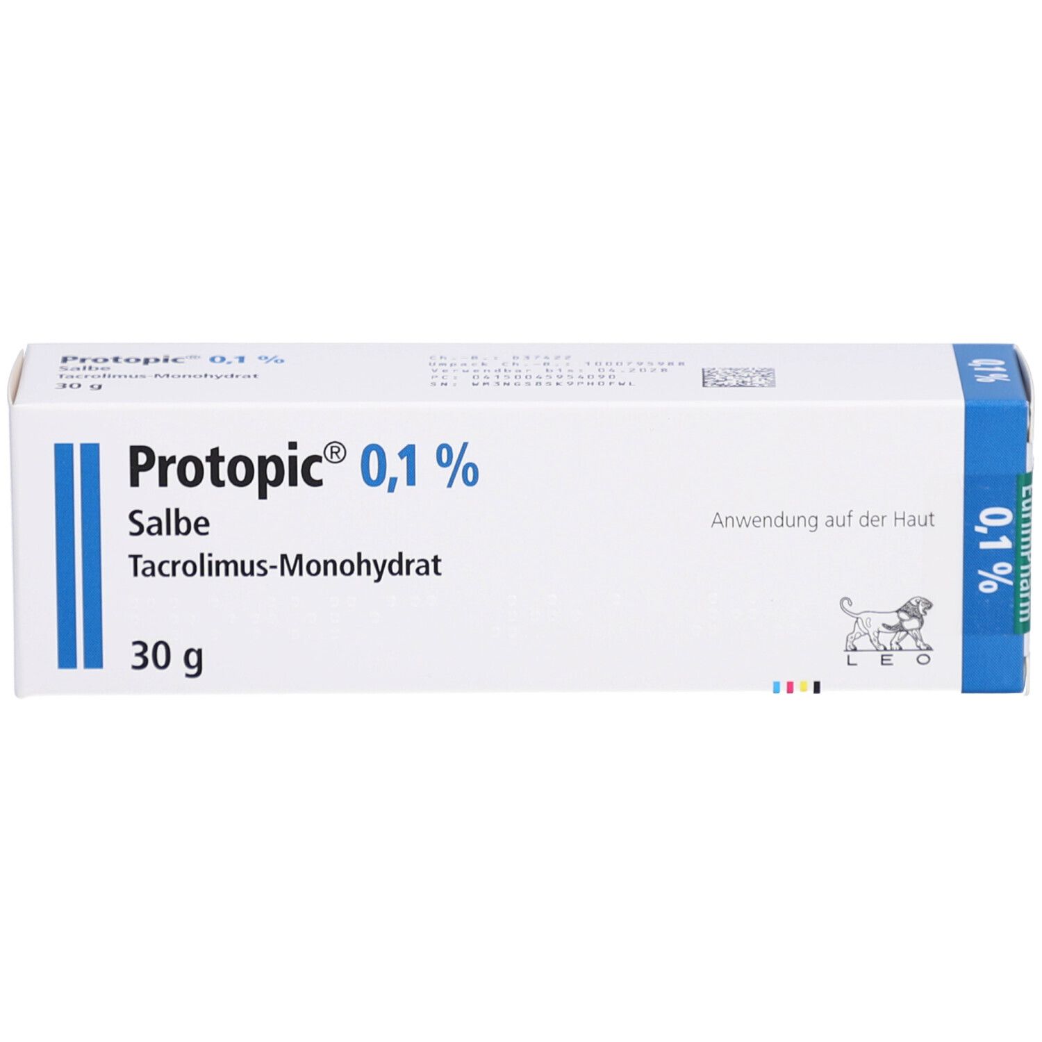 Weiße Faltschachtel mit blauer Schrift. Aufdruck: Protopic 0,1% Salbe, Tacrolimus-Monohydrat, 30 g. Logo LEO Pharma.