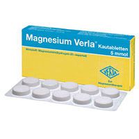 Blisterpackung mit Tabletten und Schachtel mit der Aufschrift Magnesium Verla Kautabletten.