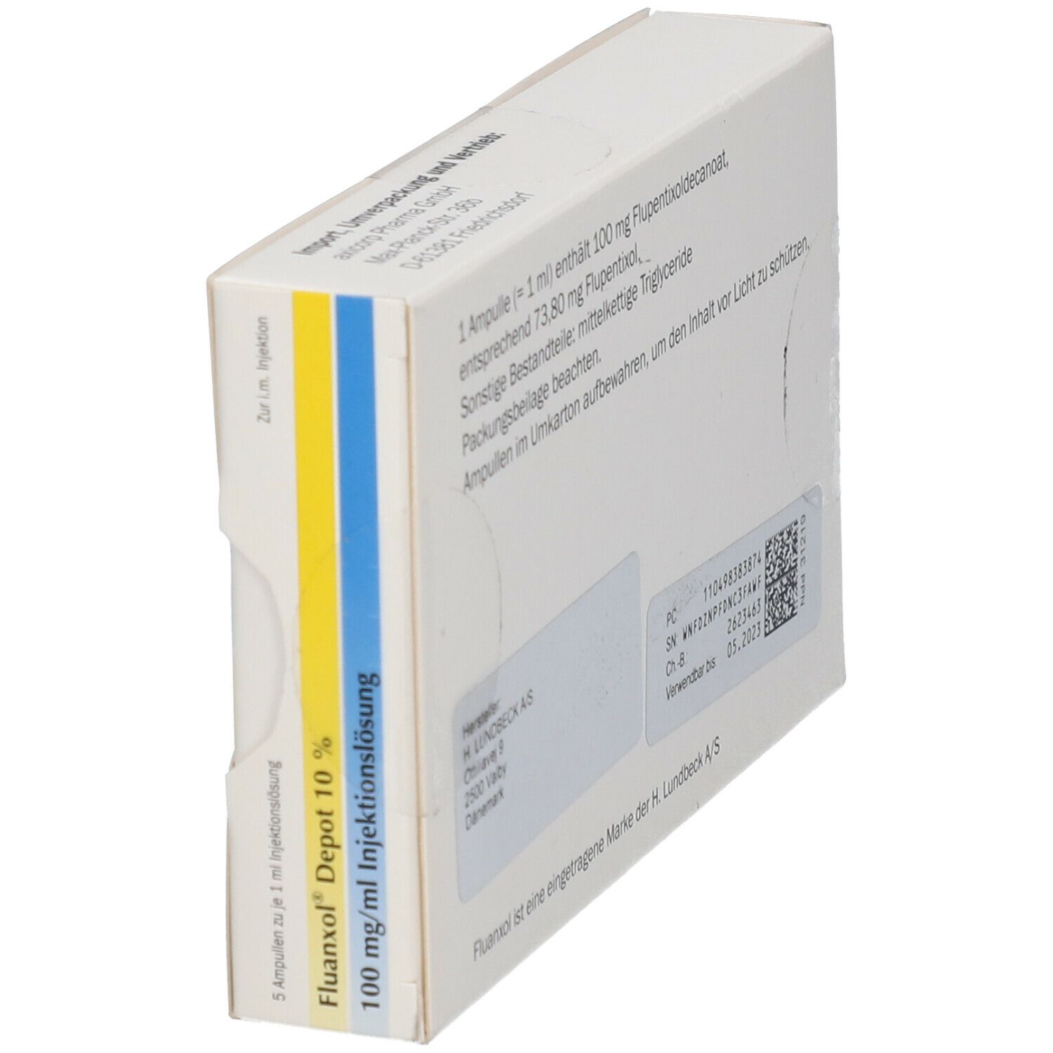 Schrägansicht der Rückseite der Fluanxol Depot 10% Verpackung. Informationen zu Inhaltsstoffen, Hersteller und Verfallsdatum.