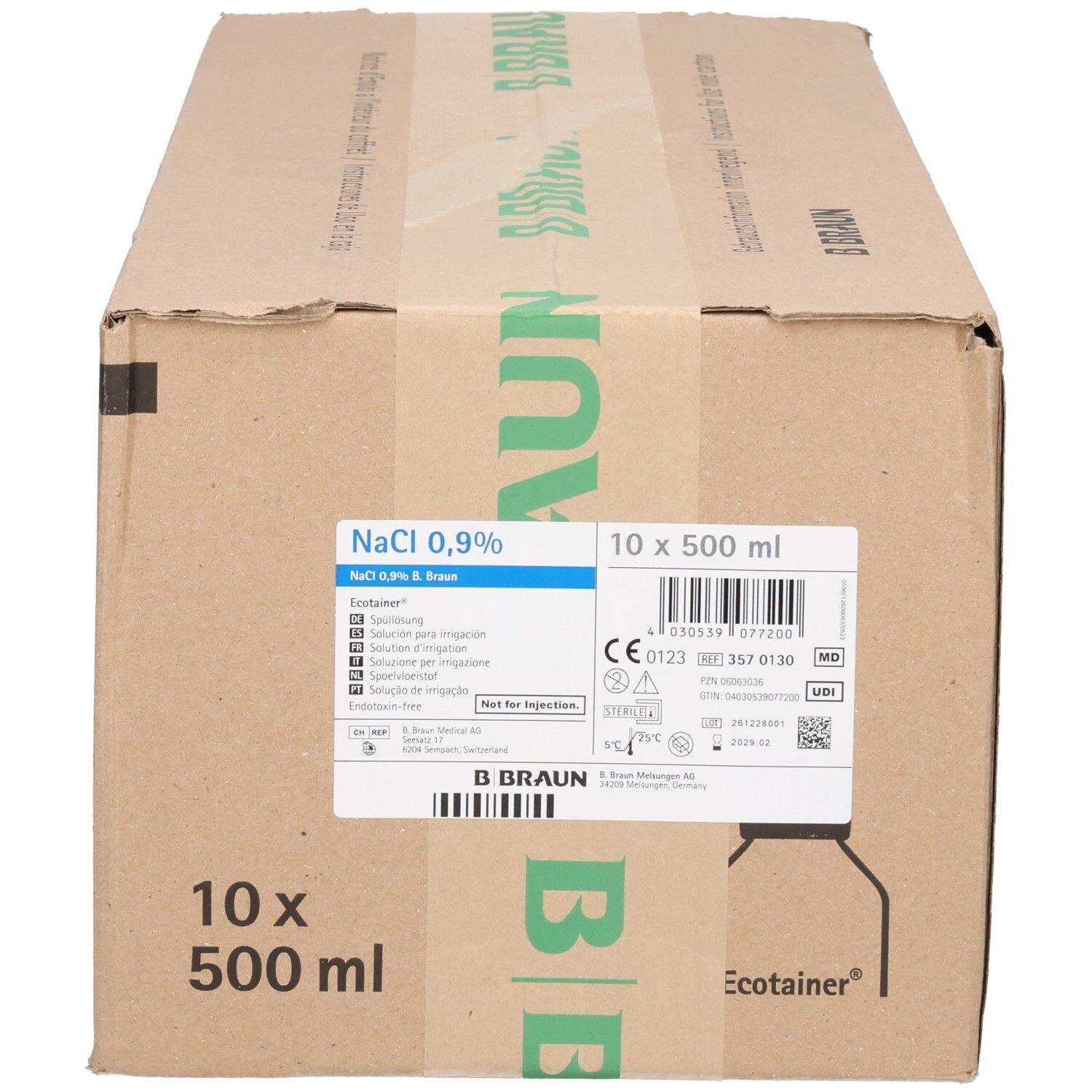 Karton mit 10x 500ml Kochsalz 0,9% B. Braun Spüllösung Ecotainer. CE-Kennzeichnung und Barcode sichtbar.