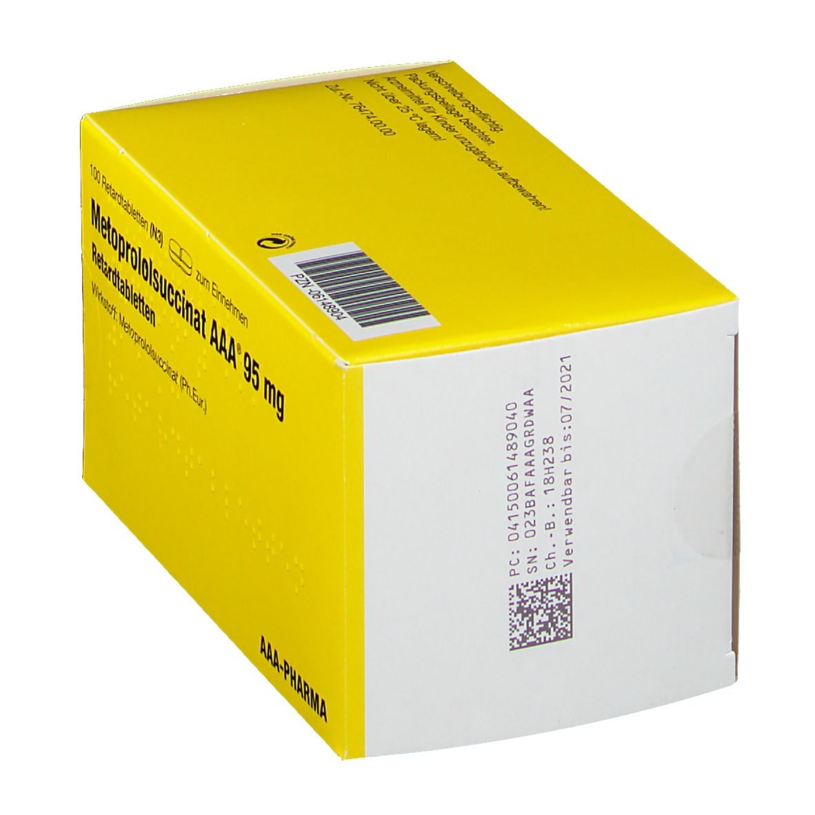 Gelbe Schachtel mit Aufschrift Metoprololsuccinat AAA 95 mg. Rückseite mit Barcode und Chargennummer. Marke AAA-Pharma.