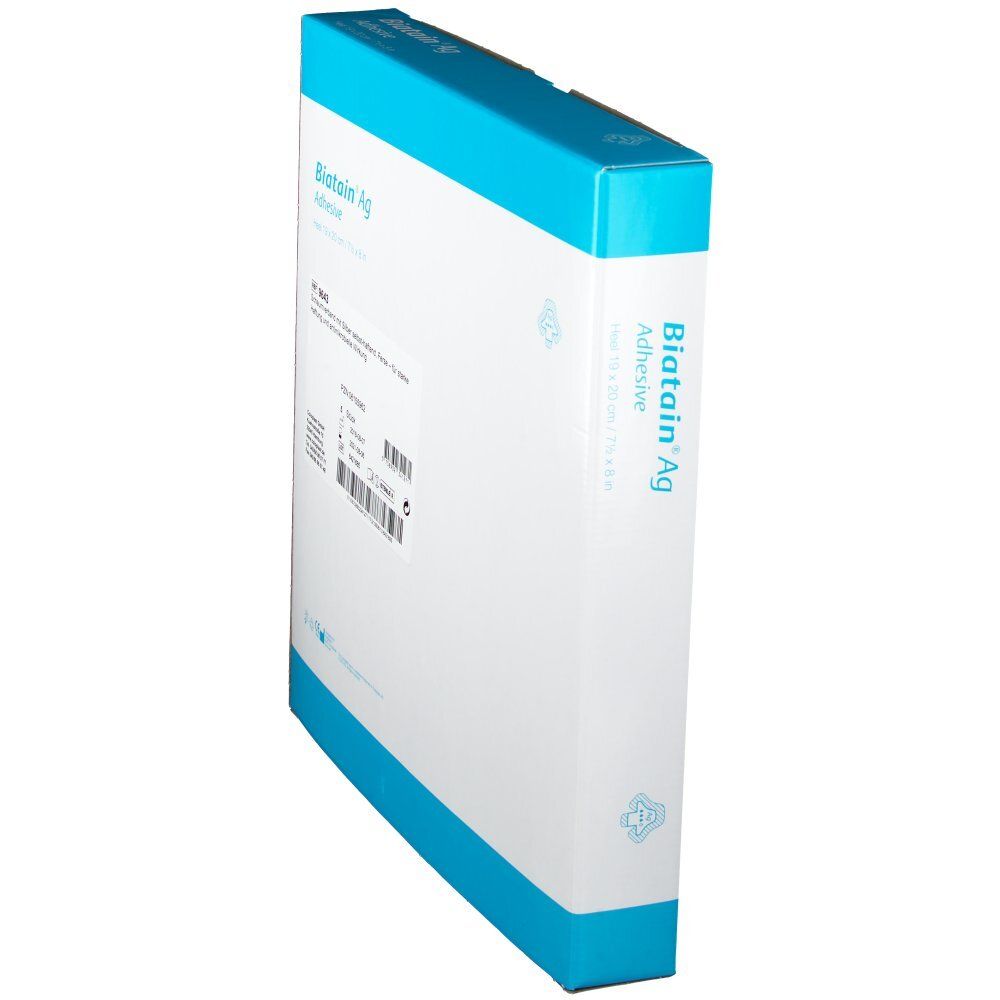 Seitenansicht der BIATAIN® Ag Verpackung. Weiß-blaue Schachtel mit Produktbezeichnung und Größenangabe.