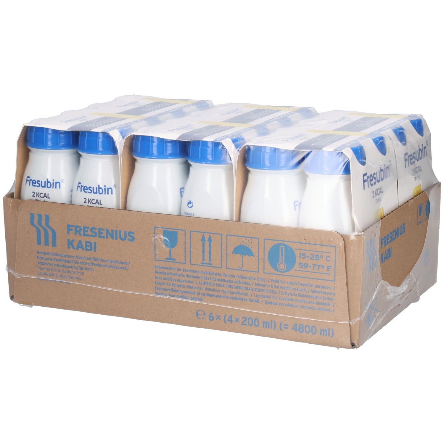 Karton mit Flaschen. Aufdruck: Fresubin 2 kcal. 6 x 4 Flaschen. Fresenius Kabi Logo. Temperaturhinweis.