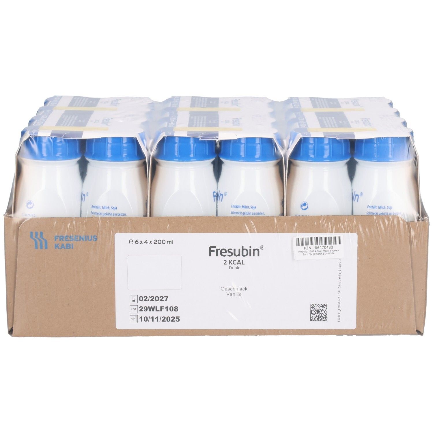 Karton mit Flaschen. Aufdruck: Fresubin 2 kcal. 6 x 4 x 200ml. Haltbarkeit 02/2027. Fresenius Kabi Logo.
