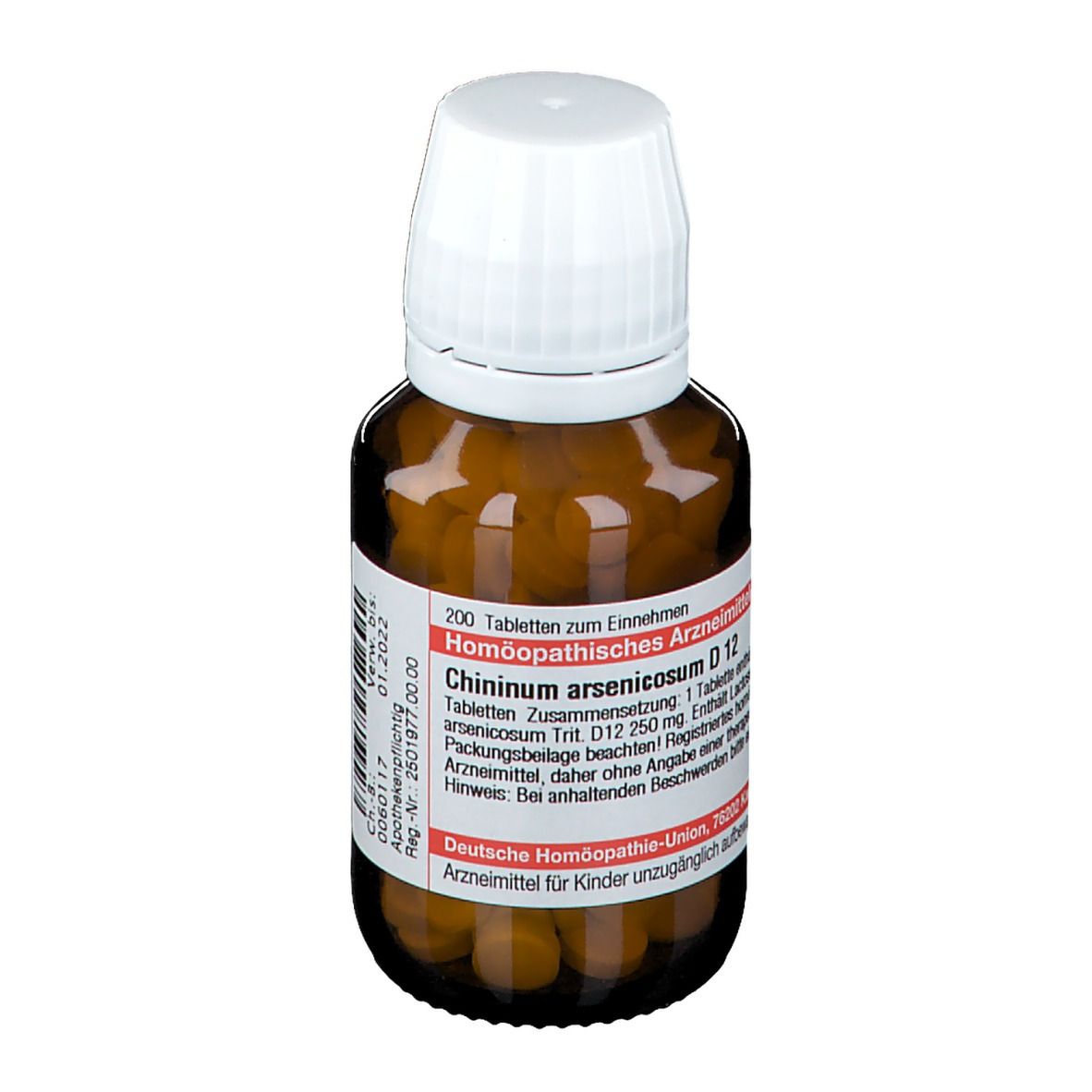 Braune Glasflasche mit weißem Deckel. Etikett mit Produktinformationen: Chininum arsenicosum D 12. 200 Tabletten. Verfallsdatum 01.2023.