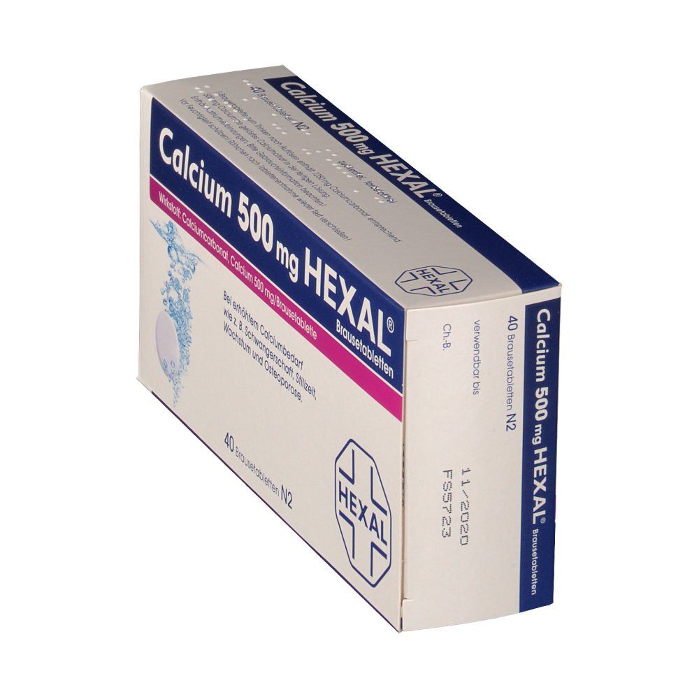 Schrägansicht der Calcium 500 mg HEXAL Brausetabletten-Verpackung. Weiße Schachtel mit blauem Deckel und Logo. 40 Brausetabletten.