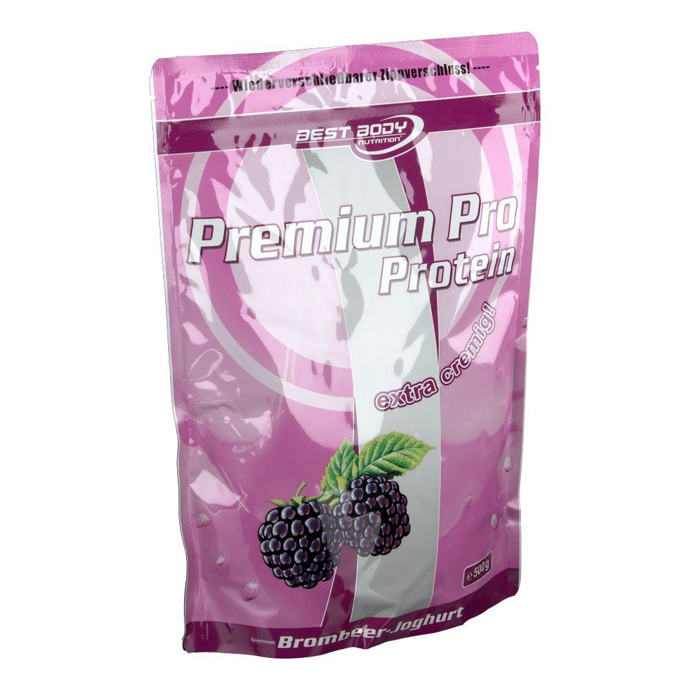 Sachet de poudre de protéine. Inscription : Premium Pro Protein, mûre, extra crémeux. Illustration de mûres.