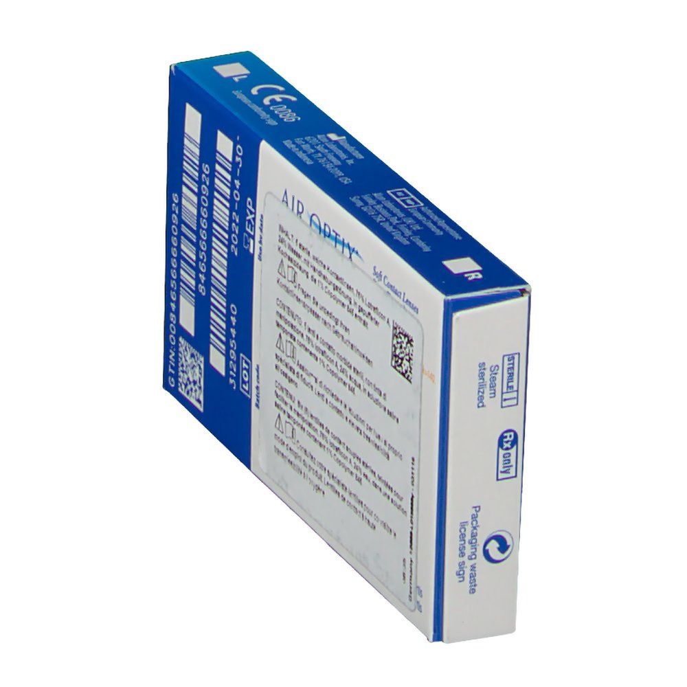 Schräg stehende Verpackung. AIR OPTIX Kontaktlinsen. GTIN-Code, Verfallsdatum, Chargennummer. Sterilisiert.
