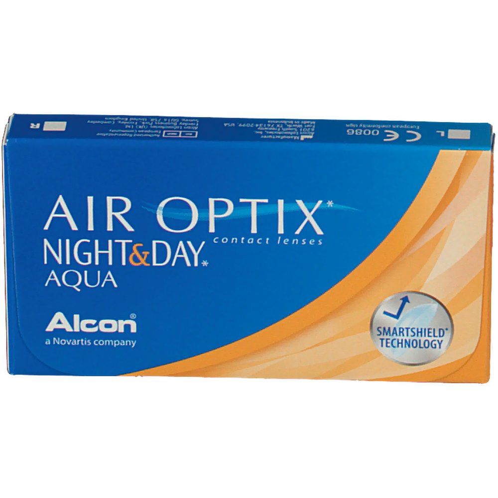 Emballage de lentilles de contact. Inscription AIR OPTIX NIGHT&DAY AQUA. Logo Alcon. Technologie SmartShield.