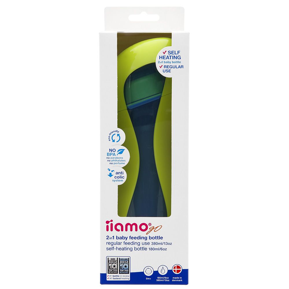 Verpackung mit grün-blauer Babyflasche. Text: iiamo go, 2-in-1 Babyflasche, 180ml. Logos: BPA-frei, Anti-Kolik, Recycling. Text: Self Heating, Regular Use.