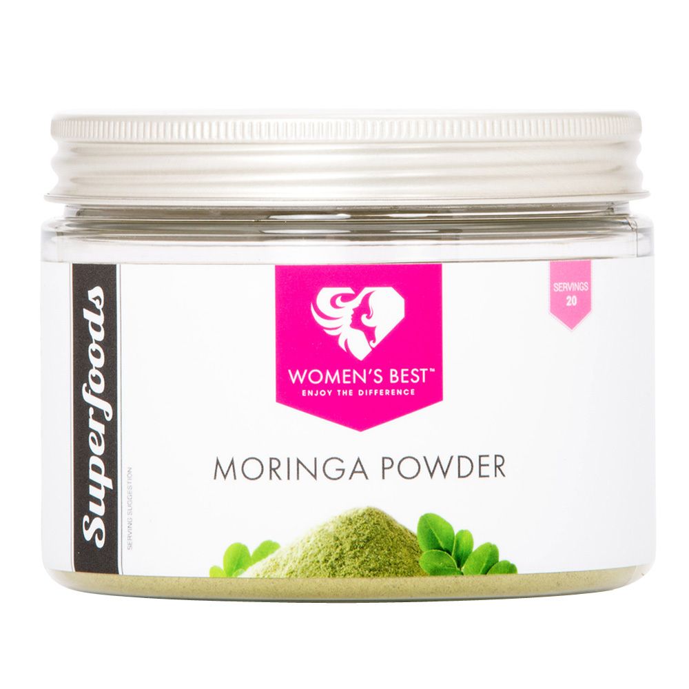 Glas mit Moringa-Pulver. Etikett mit "WOMEN'S BEST", "Moringa Powder" und Logo. Grünes Pulver und Blätter abgebildet.